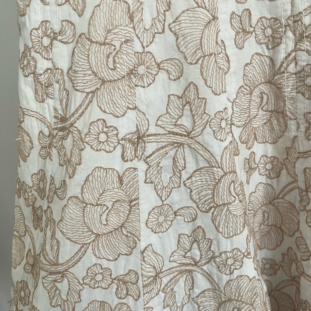 Anne Klein minimalist embroidered Floral Mini Dress White and Tan size 2 - Picture 5 of 7